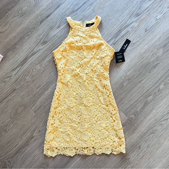 NWT Small Lulu’s Love Poem Sun Yellow Lace Mini Dress Rose Floral Crochet Summer - Picture 4 of 10